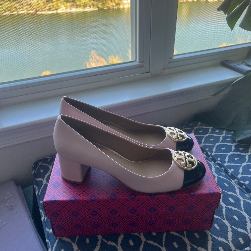 Tory Burch Chelsea 50mm Captoe pump Seashell Pink/Perfect Navy Size 10